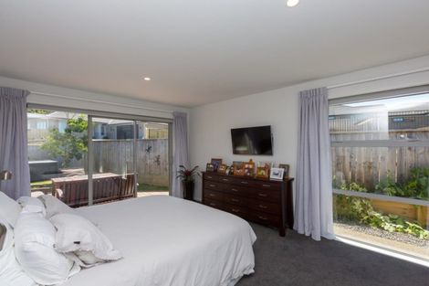 Photo of property in 3 Garrett Drive, Whalers Gate, New Plymouth, 4310