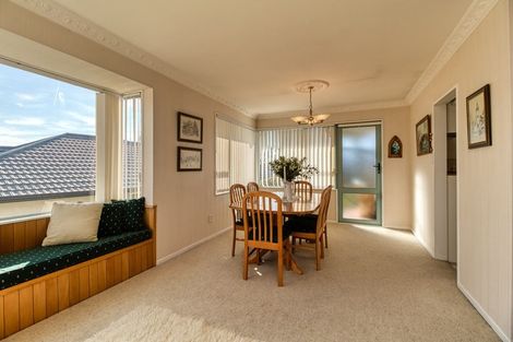 Photo of property in 3/42 Campbell Street, Havelock North, 4130