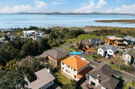 Photo of property in 18 Tollana Road, Te Atatu Peninsula, Auckland, 0610
