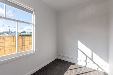 Photo of property in 10-10a Waimea Road, Waikanae Beach, Waikanae, 5036