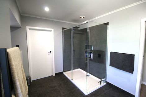 Photo of property in 19 Ongo Road, Hunterville, 4730