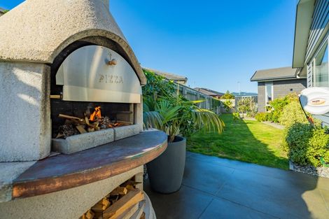 Photo of property in 9 Bridford Way, Paraparaumu, 5032