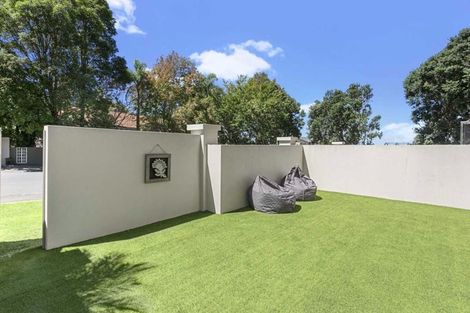 Photo of property in 175h Hurstmere Road, Takapuna, Auckland, 0622