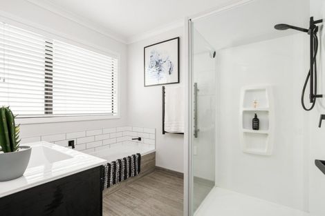 Photo of property in 5 Manotini Way, Pyes Pa, Tauranga, 3112