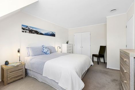 Photo of property in 52 Akaroa Drive, Maupuia, Wellington, 6022