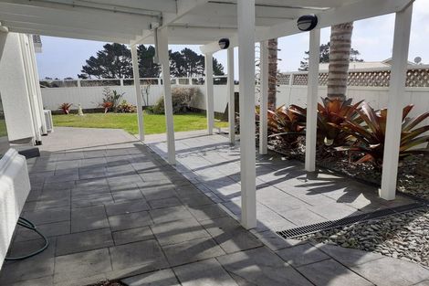 Photo of property in 12 Shelter Grove, Frankleigh Park, New Plymouth, 4310