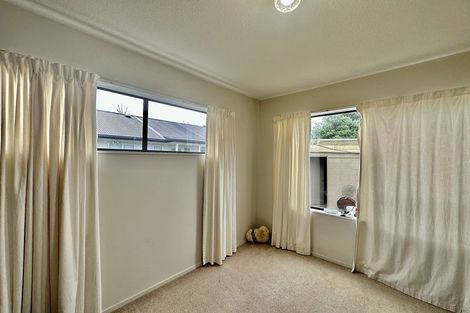 Photo of property in 2/92 North Avon Road, Richmond, Christchurch, 8013