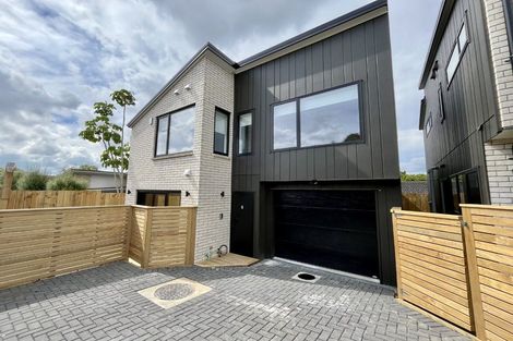 Photo of property in 98f Royal Road, Massey, Auckland, 0614