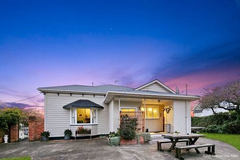 Photo of property in 12 Caius Avenue, Gonville, Whanganui, 4501