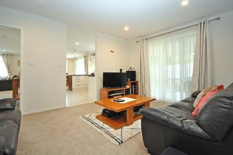 Photo of property in 6 Rohea Place, Opaheke, Papakura, 2113