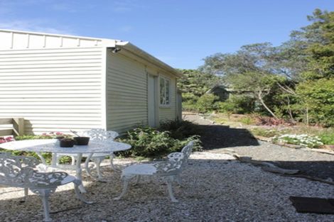 Photo of property in 152 Howard Road, Orere Point, Papakura, 2585