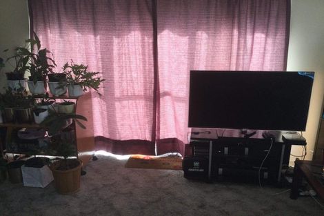 Photo of property in 83 Lynwood Road, New Lynn, Auckland, 0600