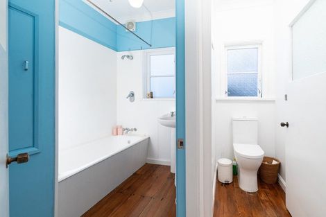 Photo of property in 189 Breaker Bay Road, Breaker Bay, Wellington, 6022