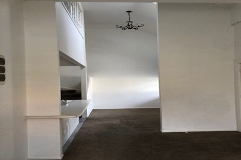 Photo of property in 25 Montilla Place, Manurewa, Auckland, 2102