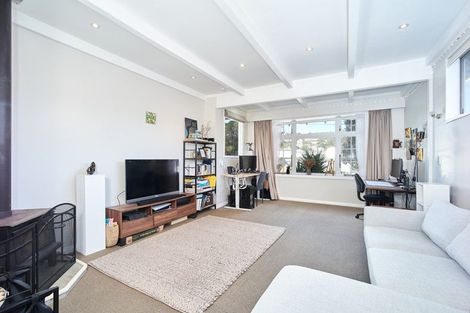 Photo of property in 40 Derwent Street, Island Bay, Wellington, 6023