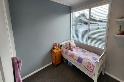 Photo of property in 48 Omata Road, Marfell, New Plymouth, 4310
