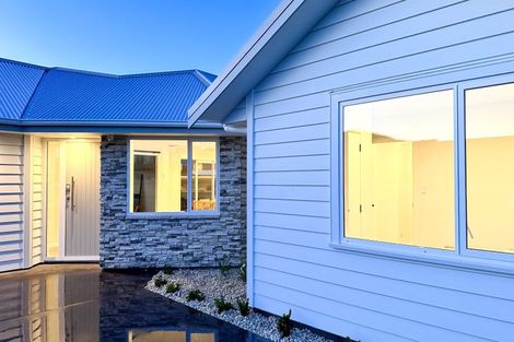 Photo of property in 69 Freedom Drive, Kelvin Grove, Palmerston North, 4414