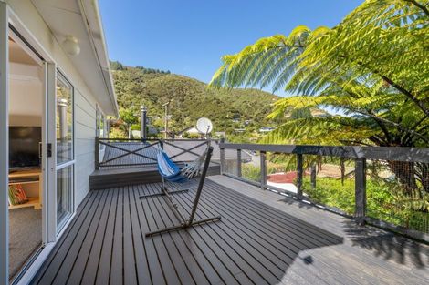 Photo of property in 12 Arthur Crescent, Waikawa, Picton, 7220