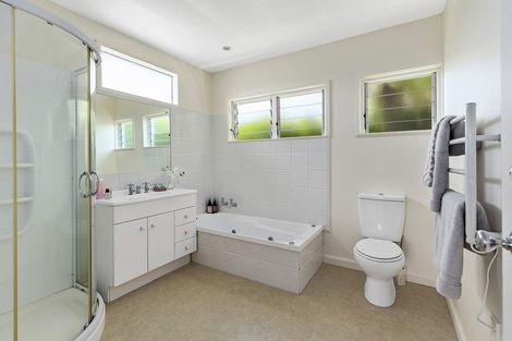 Photo of property in 21 Gipps Street, Karori, Wellington, 6012