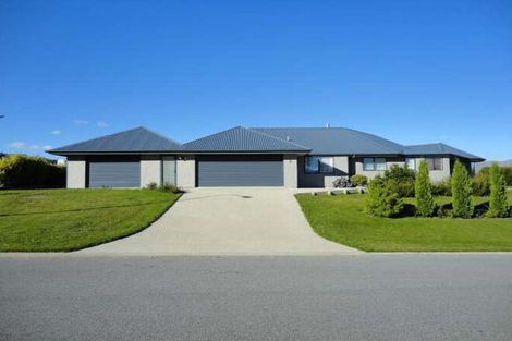 Photo of property in 2 Bradbourne Way, Lower Shotover, Queenstown, 9371