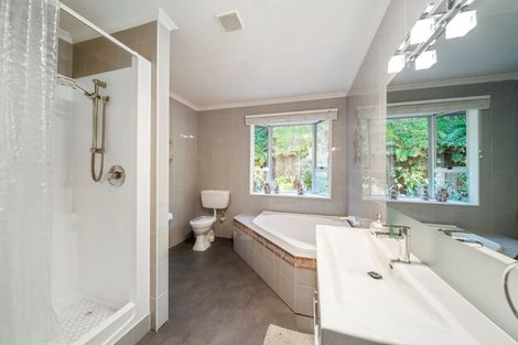 Photo of property in 7 Mcfarlane Street, Oakura, 4314