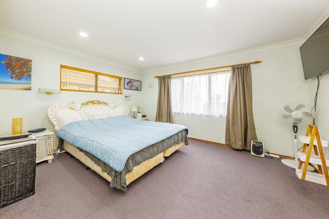 Photo of property in 223 Hill Road, The Gardens, Auckland, 2105