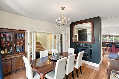 Photo of property in 17 Heaton Rhodes Place, Cashmere, Christchurch, 8022