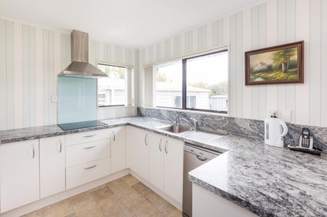 Photo of property in 34 Roberts Line, Kelvin Grove, Palmerston North, 4414