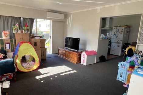 Photo of property in 2/6 Keldale Place, Forrest Hill, Auckland, 0620