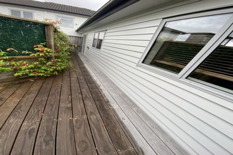 Photo of property in 13 Ballyward Close, East Tamaki, Auckland, 2013