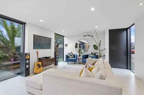 Photo of property in 12 Edgeware Road, St Albans, Christchurch, 8014