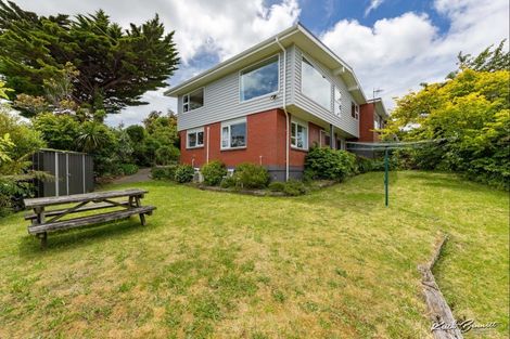 Photo of property in 39 Oakleigh Street, Maungaraki, Lower Hutt, 5010