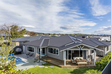 Photo of property in 19 Grooby Place, Havelock North, 4130