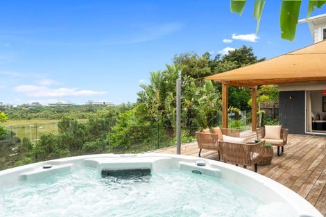 Photo of property in 90 Exmouth Road, Northcote, Auckland, 0627