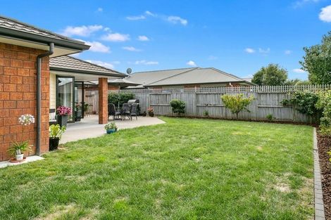 Photo of property in 19 Lilac Close, Cambridge, 3434