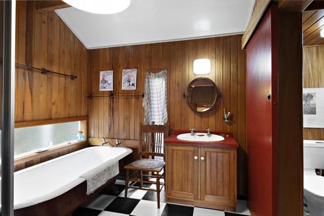 Photo of property in 157 Marine Parade, Eastbourne, Lower Hutt, 5013