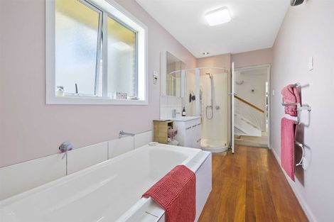 Photo of property in 6 Ilfracombe Place, Burnside, Christchurch, 8053