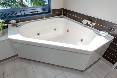 Photo of property in 8 Marina View, Waikawa, Picton, 7281