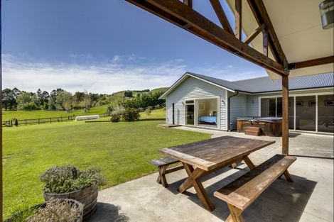 Photo of property in 23 Waipuka Road, Waimarama, Havelock North, 4294