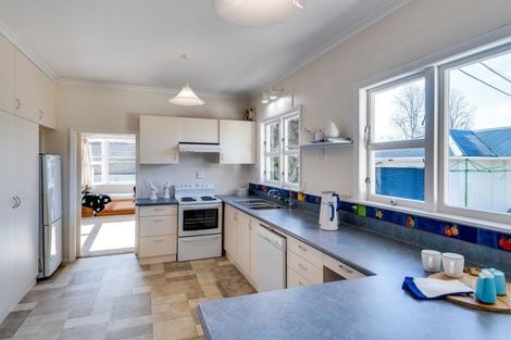 Photo of property in 128 Napier Road, Havelock North, 4130