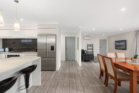 Photo of property in 2 Greystone Place, Omokoroa, 3114