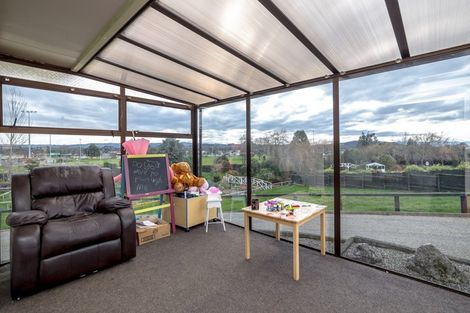 Photo of property in 1 Tudor Road, Pahiatua, 4910