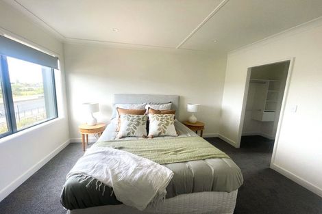 Photo of property in 33 Parkwood Avenue, Westgate, Auckland, 0614