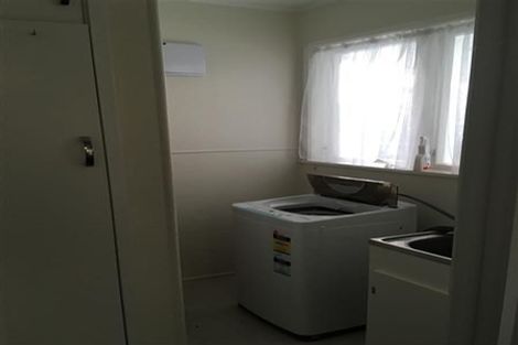 Photo of property in 3 Papa Place, Birkdale, Auckland, 0626