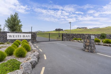 Photo of property in 2 Taha Puke Road, Okura Bush, Silverdale, 0794