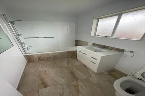 Photo of property in 2/109 Pigeon Mountain Road, Half Moon Bay, Auckland, 2012