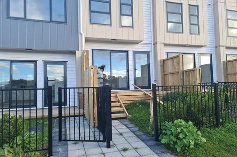 Photo of property in 11/122 Pooks Road, Ranui, Auckland, 0612