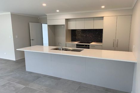 Photo of property in 59 Vinistra Road, Kumeu, 0810