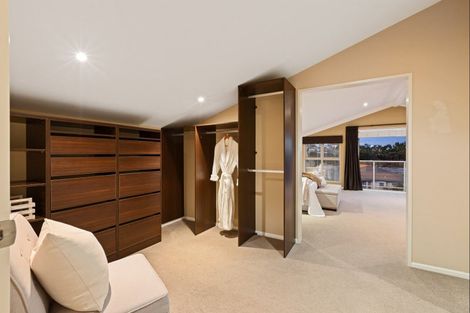 Photo of property in 52 Grovenor Drive, Orewa, 0931