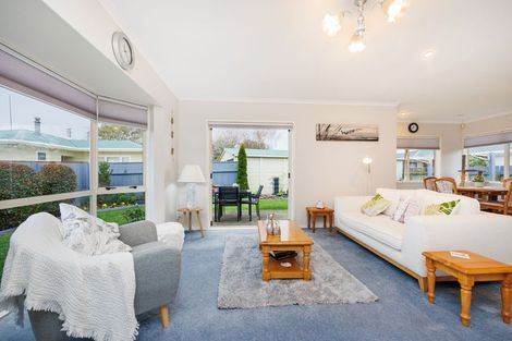 Photo of property in 1 Eton Place, Terrace End, Palmerston North, 4410
